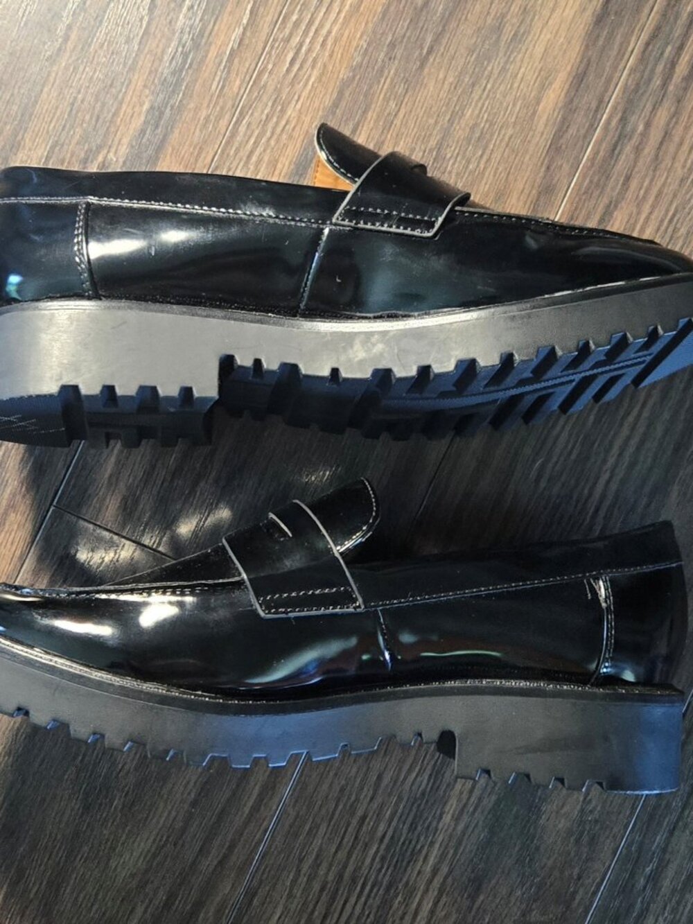 MIA AMORE, "Hali" Black Patent Leather Loafers NWOT/SIZE 6.5